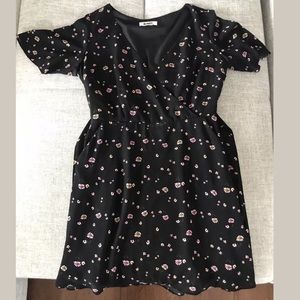 BB Dakota Floral Wrap Dress w/ Pockets